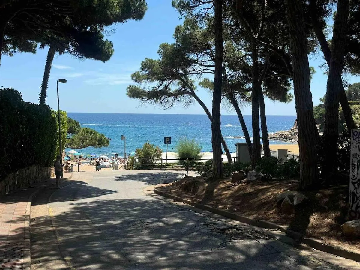 Cala Bona - Beachfront Apartment Blanes